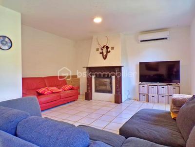 Maison traditionnelle - 171 m² - 6 pièces