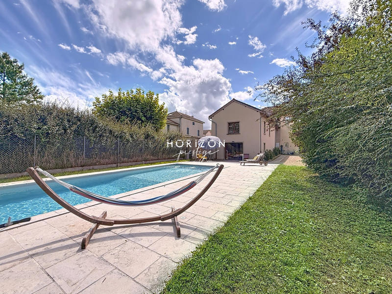 Maison - 183 m² - 6 pièces