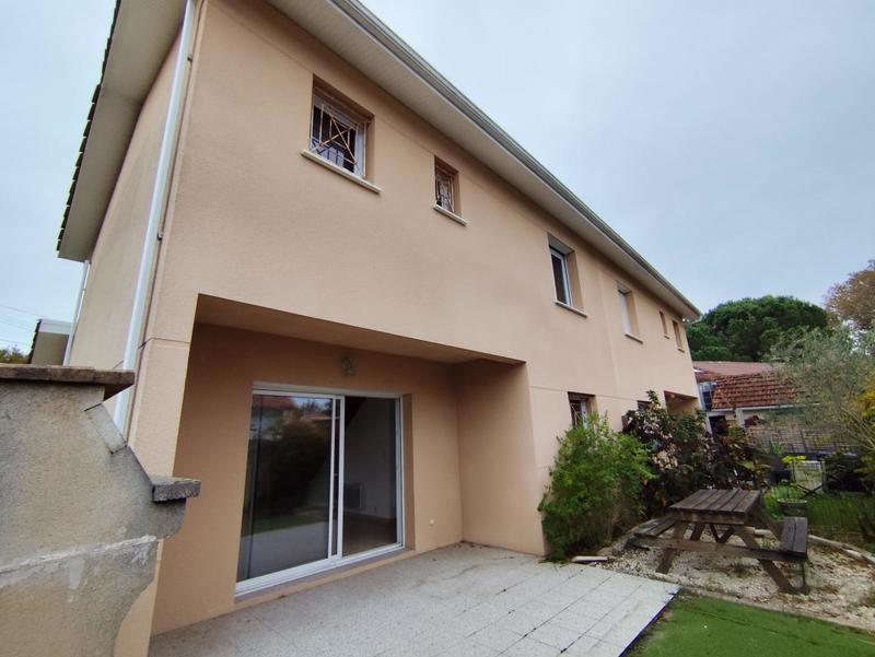 Maison - 200 m² - 12 pièces