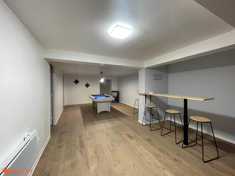 Maison - 262 m² - 11 pièces