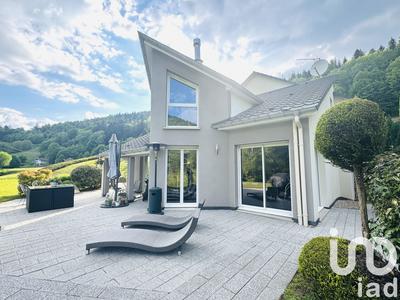 Maison - 192 m² - 5 pièces