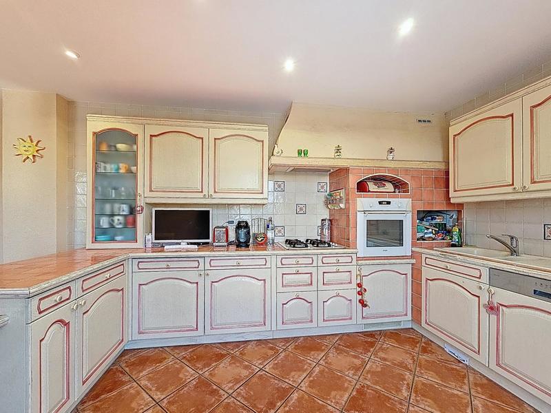 Maison - 200 m² - 7 pièces