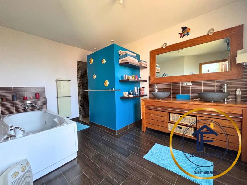 Villa - 190 m² - 6 pièces