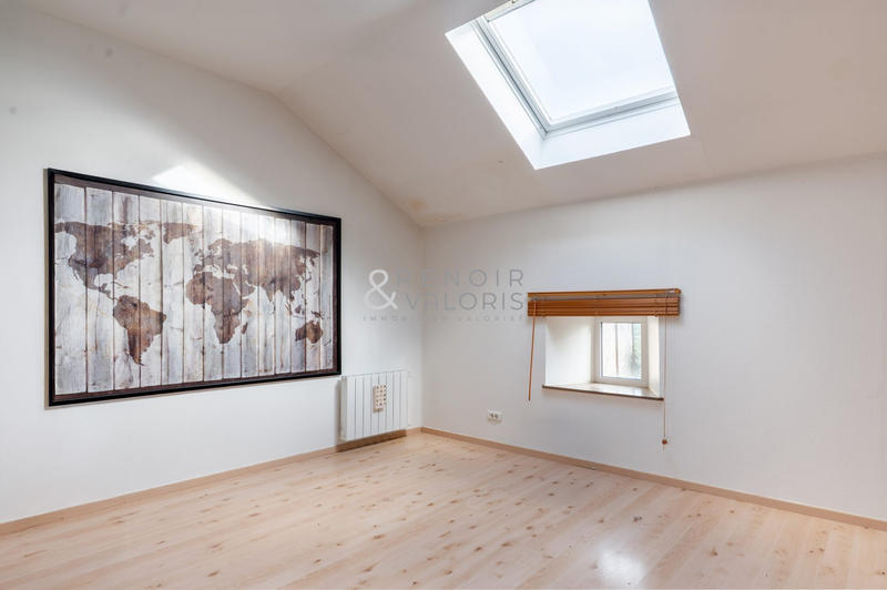 Maison - 270 m² - 10 pièces