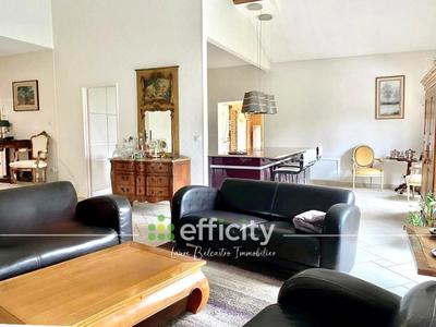 Maison - 160 m² - 8 pièces