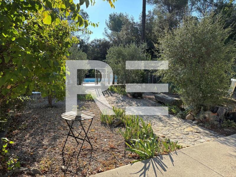 Maison - 168 m² - 7 pièces