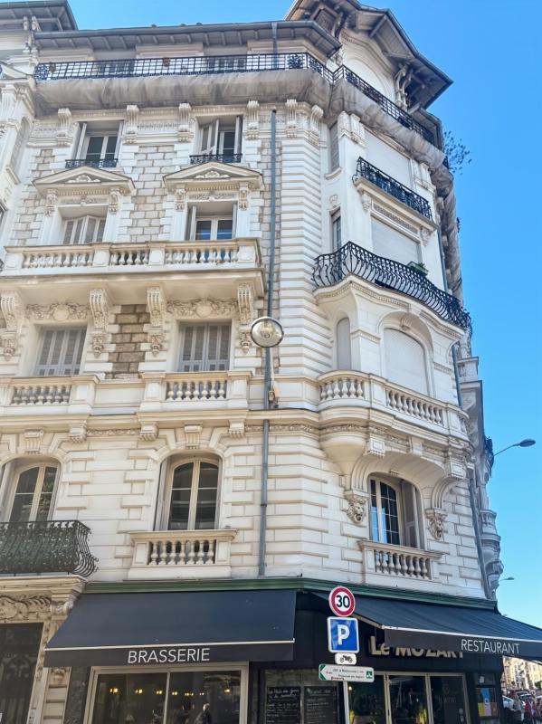 Appartement - 94 m² - 2 pièces