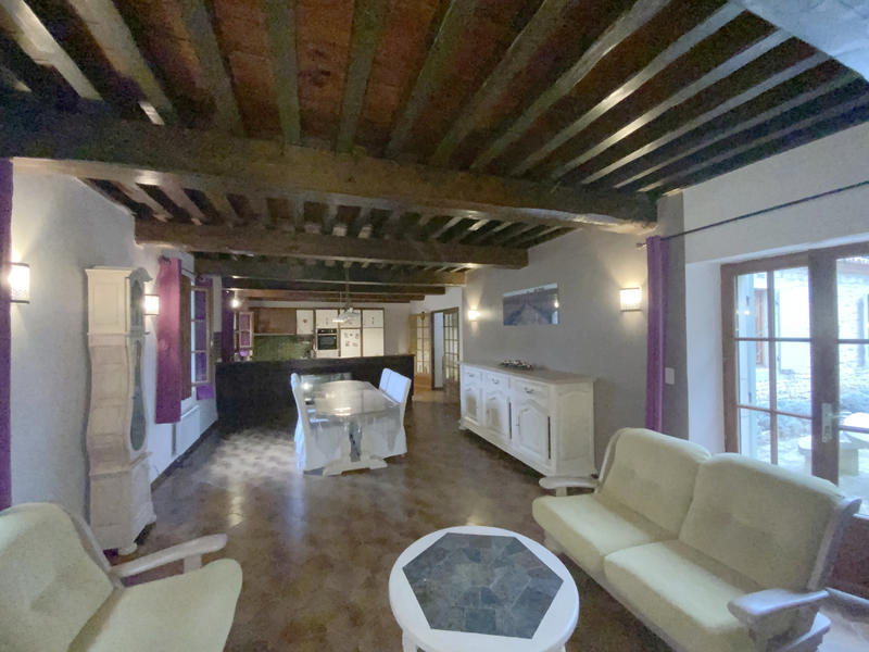 Maison - 202 m² - 8 pièces