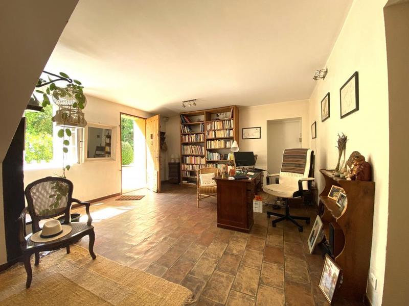 Mas - 528 m² - 16 pièces