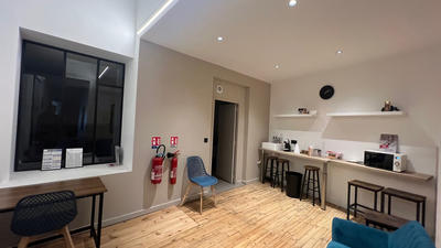 Local d'activités - 150 m² - 5 pièces