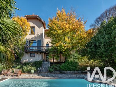 Maison - 176 m² - 7 pièces