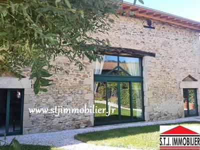 Maison en pierre - 249 m² - 7 pièces