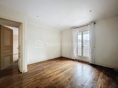 Maison - 215 m² - 5 pièces