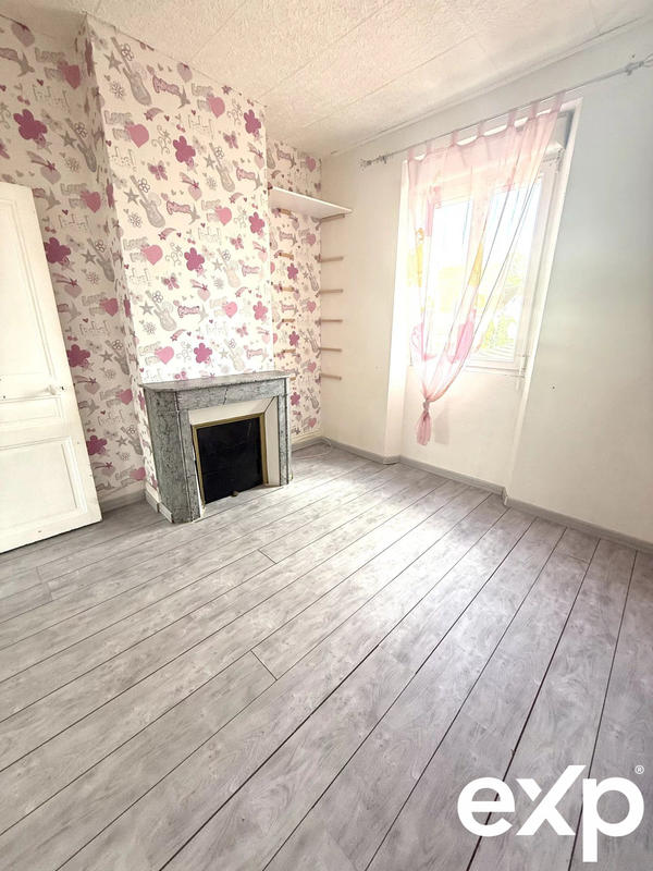 Maison - 163 m² - 9 pièces