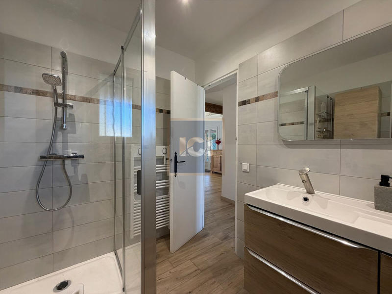 Villa - 80 m² - 4 pièces