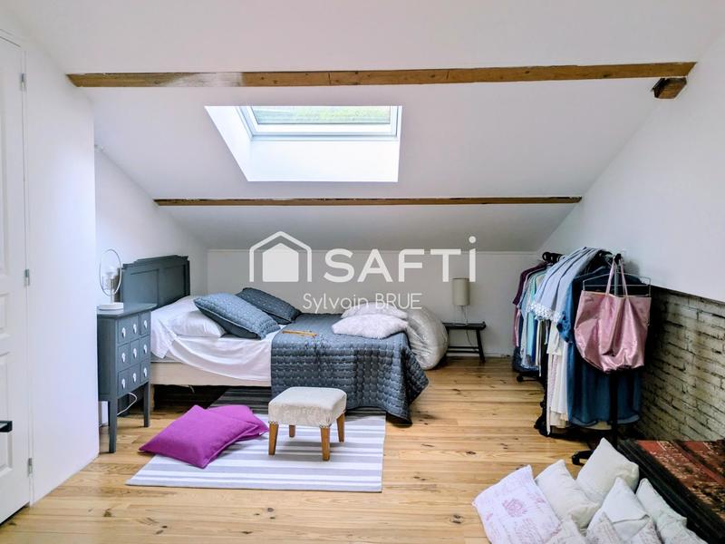 Maison - 255 m² - 11 pièces