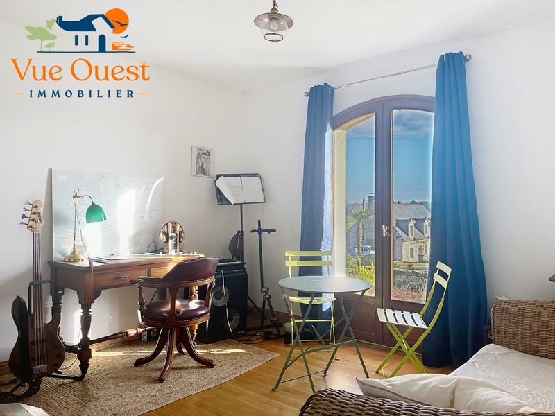 Maison traditionnelle - 147 m² - 8 pièces