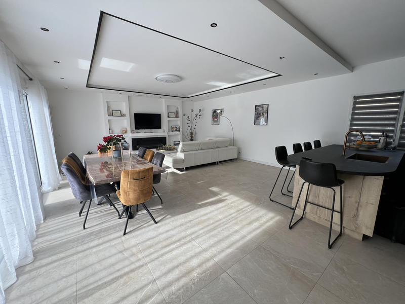 Maison - 164 m² - 6 pièces