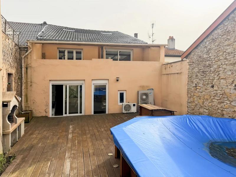 Maison de village - 257 m² - 11 pièces