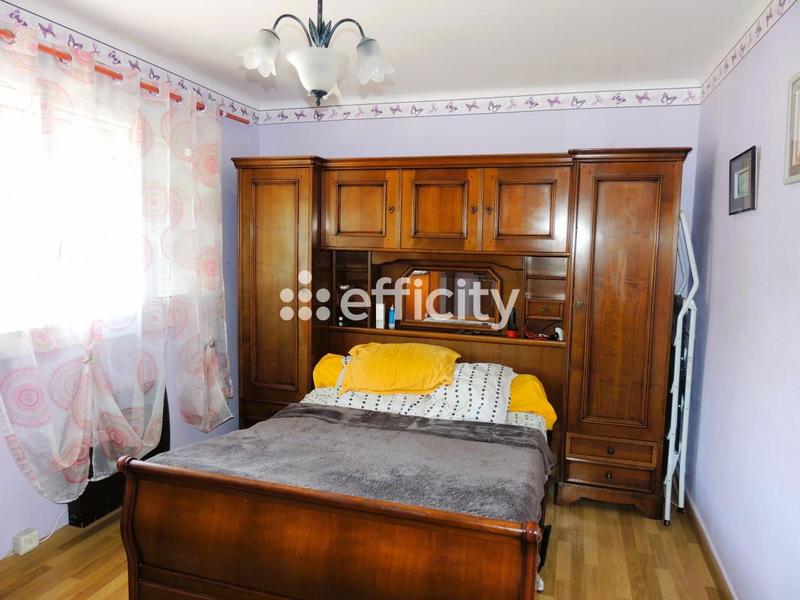 Maison - 80 m² - 5 pièces