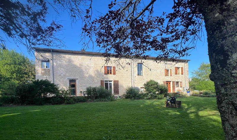 Maison - 350 m² - 4 pièces