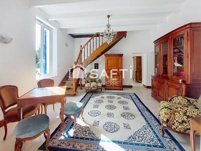 Maison - 217 m² - 7 pièces