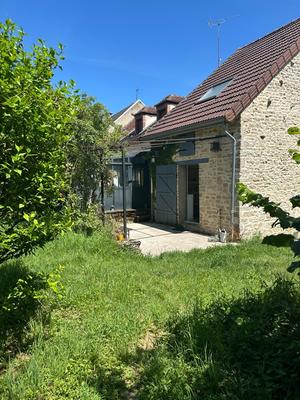 Maison en pierre - 137 m² - 7 pièces