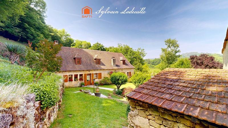 Maison - 231 m² - 10 pièces