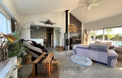 Maison - 246 m² - 6 pièces