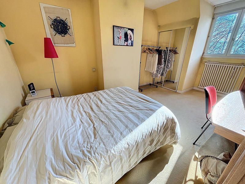 Maison - 261 m² - 9 pièces