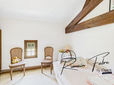 Maison - 310 m² - 12 pièces