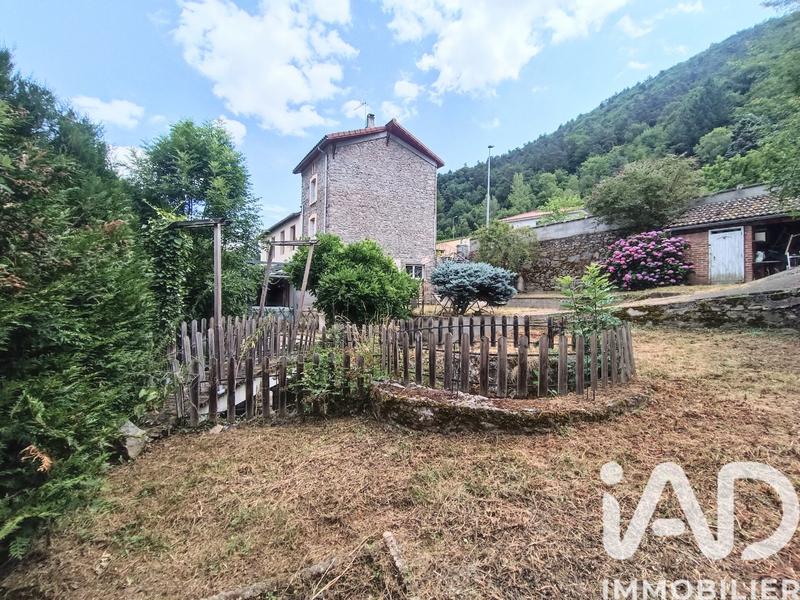 Maison - 96 m² - 5 pièces