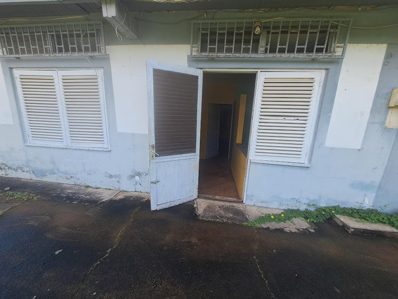 Maison - 338 m² - 8 pièces