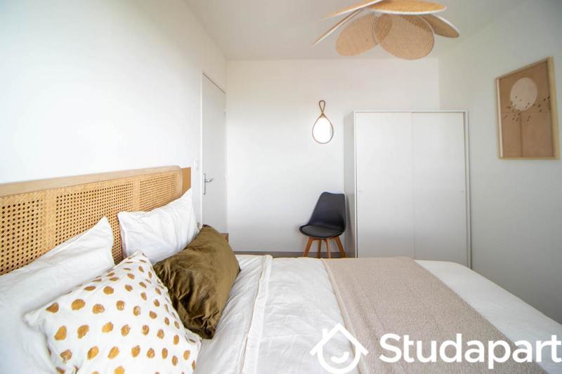 Chambre - 10 m² - 1 pièce