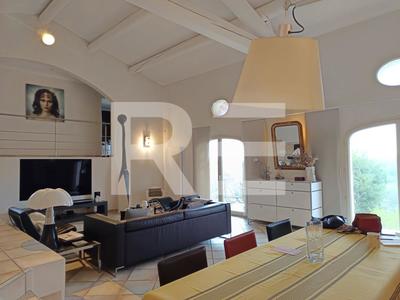 Maison - 198 m² - 5 pièces