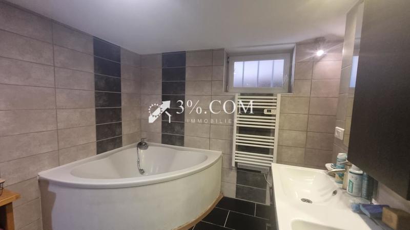 Maison - 240 m² - 8 pièces