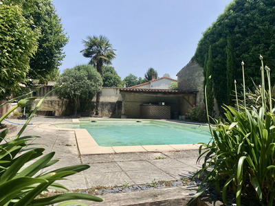 Maison - 202 m² - 7 pièces