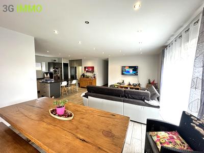 Maison - 96 m² - 5 pièces