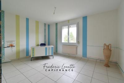 Maison - 217 m² - 8 pièces