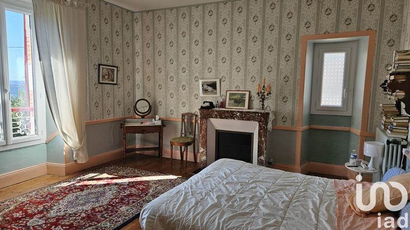 Maison - 205 m² - 7 pièces