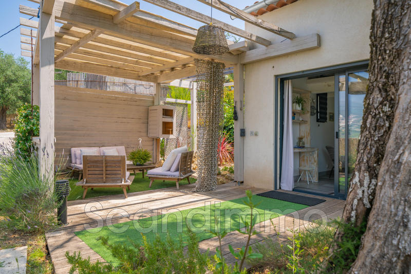 Maison - 220 m² - 5 pièces