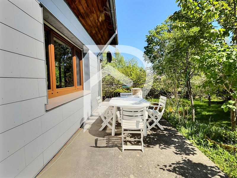 Maison - 215 m² - 10 pièces