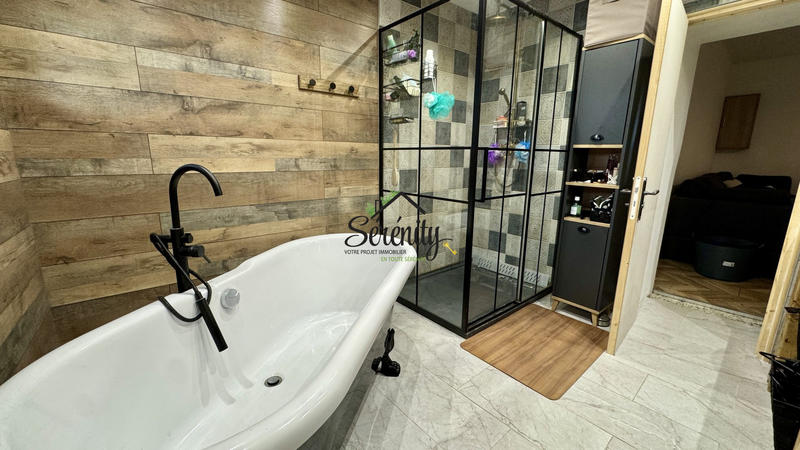 Maison - 161 m² - 7 pièces