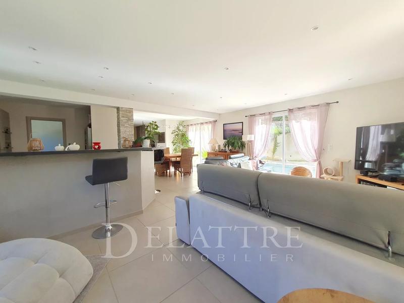 Maison - 180 m² - 8 pièces