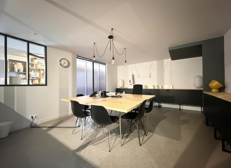 Bureau - 206 m² - 6 pièces