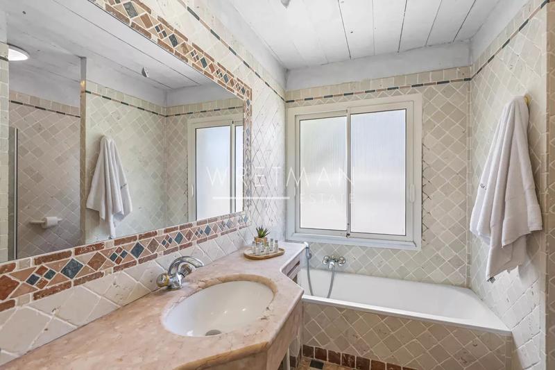 Maison - 515 m² - 12 pièces