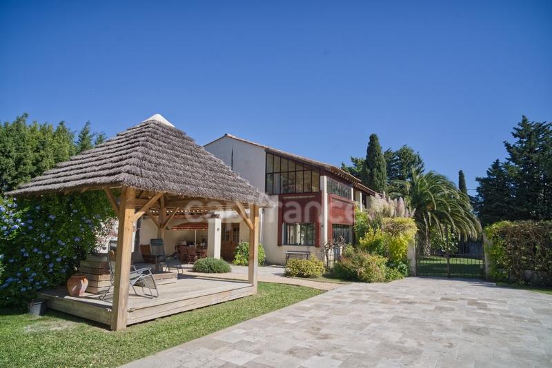 Propriété - 294 m² - 9 pièces