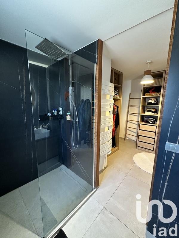 Maison - 236 m² - 8 pièces