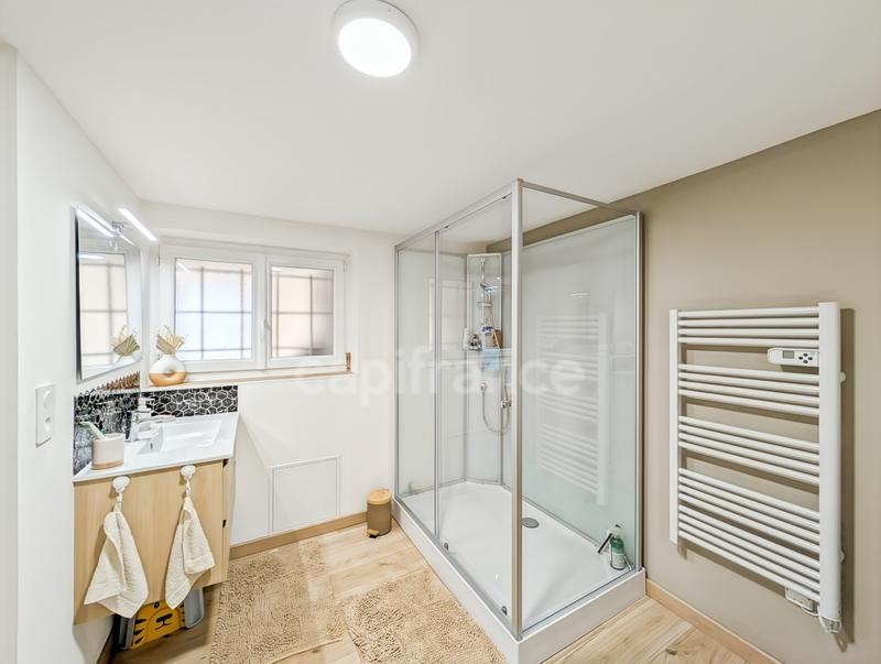 Maison - 184 m² - 9 pièces