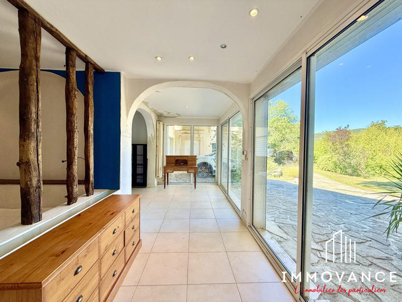 Maison - 275 m² - 8 pièces